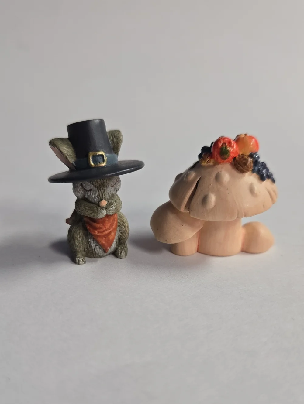 Vntg Hallmark Cards Inc. 1995 Fall Harvest Mouse & Mushroom Set EUC 1